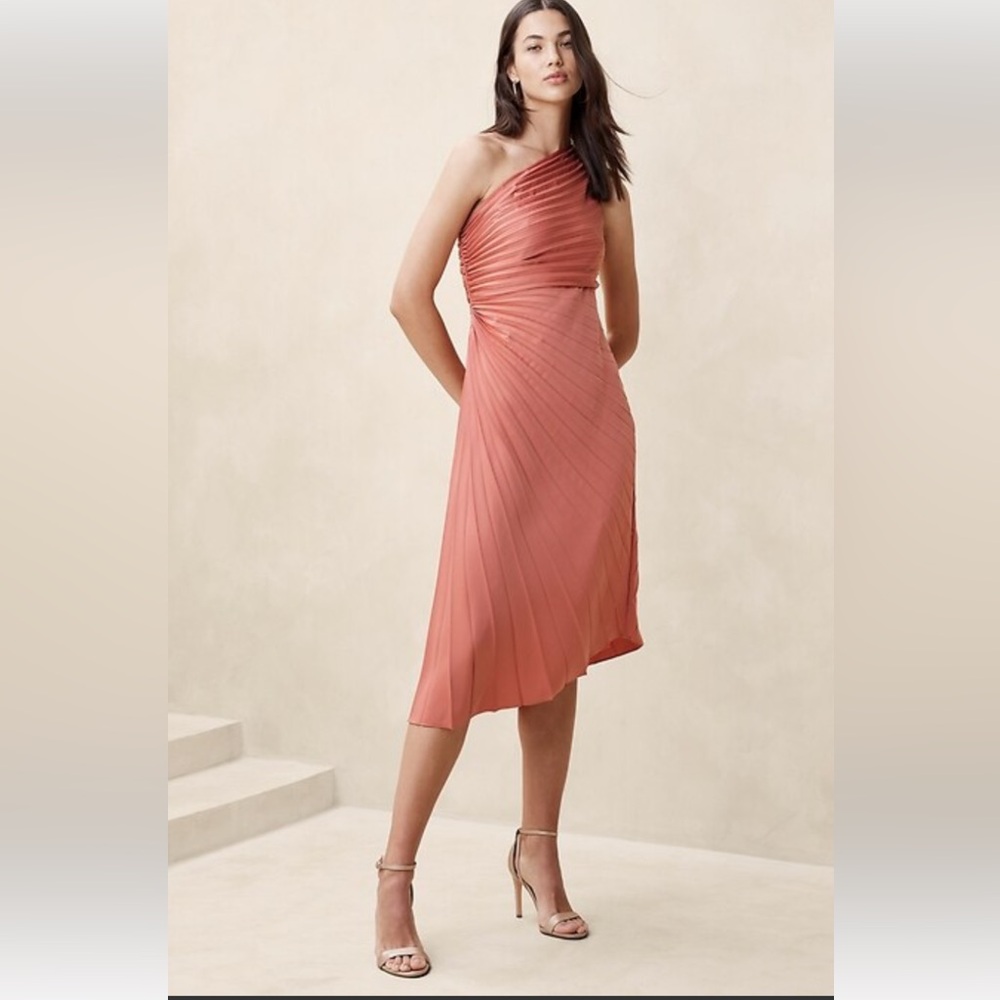 Banana republic sz 12 pleated one shoulder midi dress. Pink salmon